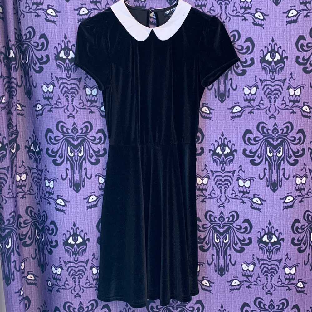 Crushed velvet Collar skater dress